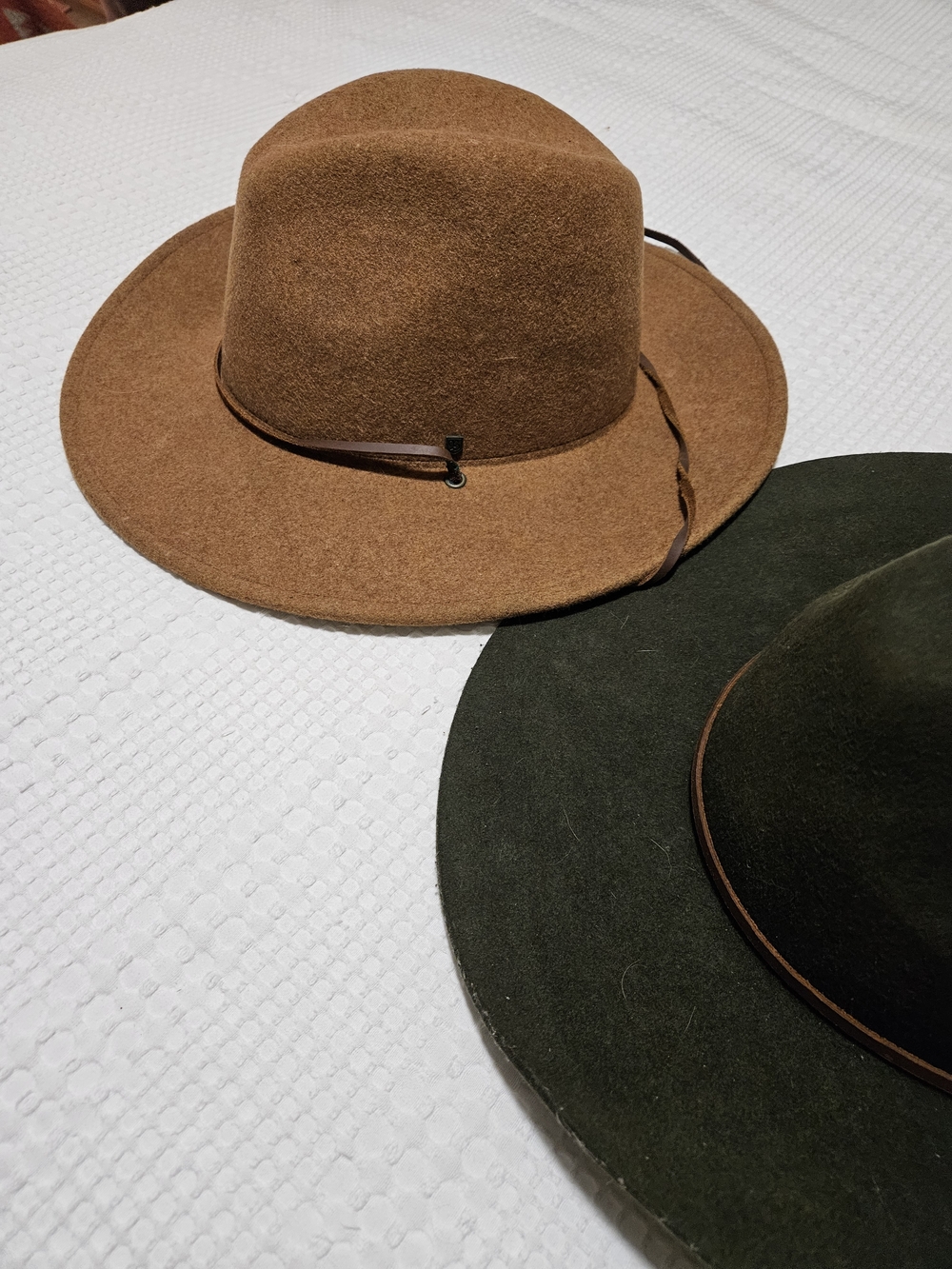 Lot Of Three Brixton Wool Ranch Hats in Beige, Olive, Tan, with Brown Chin Strap - Picture 2 of 7